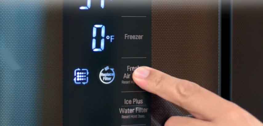 دلایل خاموش شدن صفحه‌نمایش یخچال چیست؟
