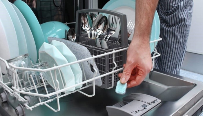 علت زنگ زدن ظرفشویی چیست؟